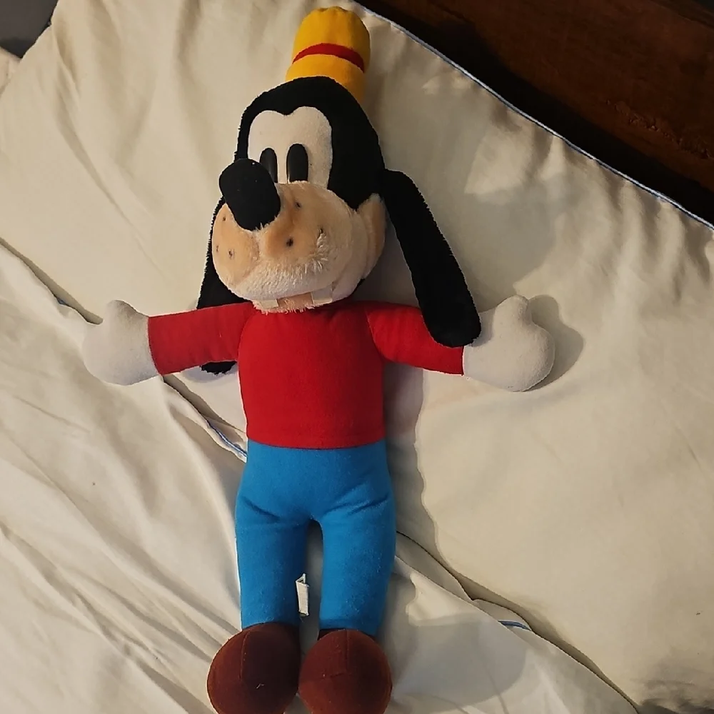 Vintage Disney World/Disneyland GOOFY PLUSH Doll 20”  Red Shirt/Blue Pants